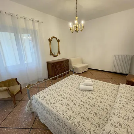 Airaldi8 - Trilocale Nel Budello Ampio E Soleggiato 50 M Dal Mare Alassio