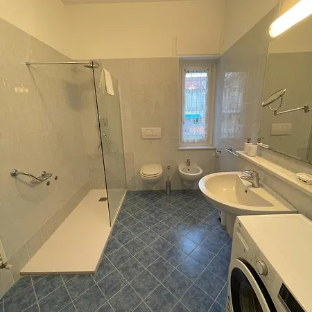 Airaldi8 - Trilocale Nel Budello Ampio E Soleggiato 50 M Dal Mare Daire