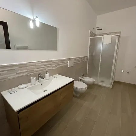 Airaldi8 - Trilocale Nel Budello Ampio E Soleggiato 50 M Dal Mare *