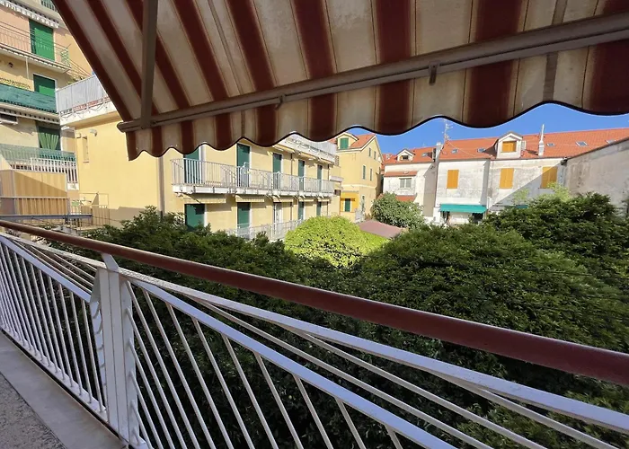 Airaldi8 - Trilocale Nel Budello Ampio E Soleggiato 50 M Dal Mare Apartman *