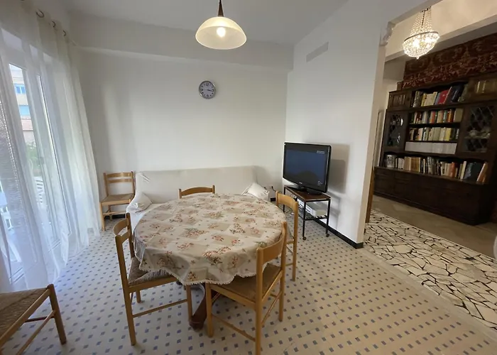 Airaldi8 - Trilocale Nel Budello Ampio E Soleggiato 50 M Dal Mare