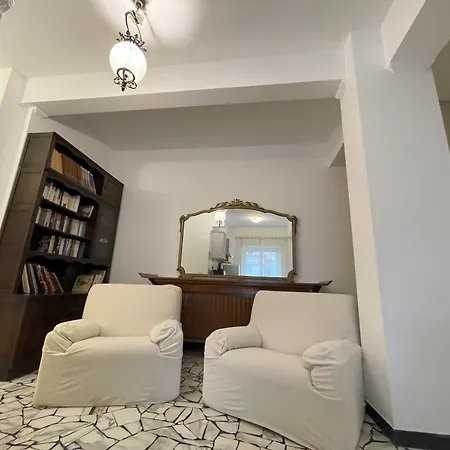 Apartment Airaldi8 - Trilocale Nel Budello Ampio E Soleggiato 50 M Dal Mare Alassio